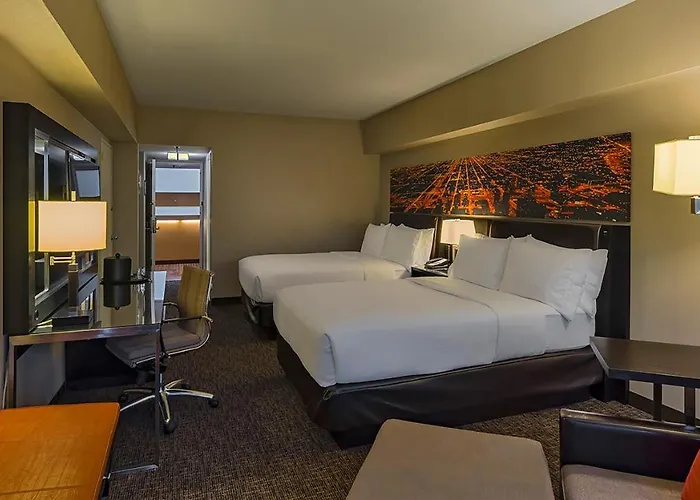 Mart Plaza River North, An Ihg 4*