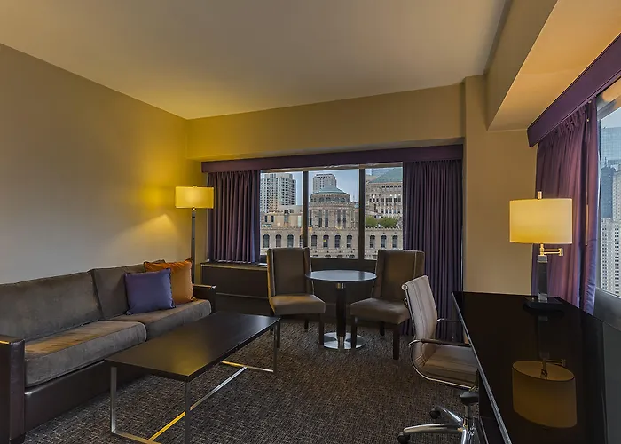 Hotel Mart Plaza River North, An Ihg 4*