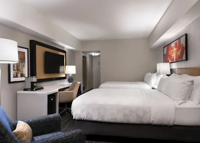 Mart Plaza River North, An Ihg 4*