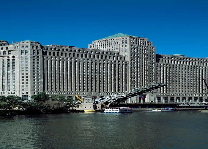 Mart Plaza River North, An Ihg 4*