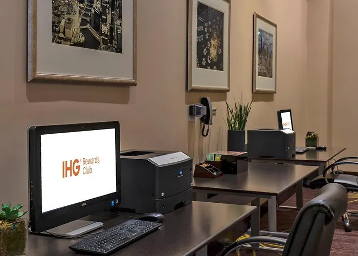Hotel Mart Plaza River North, An Ihg 4*
