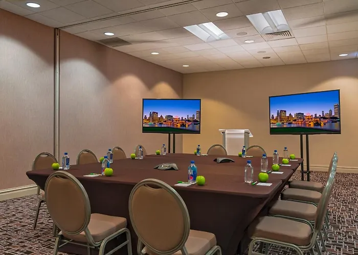 Mart Plaza River North, An Ihg 4* Chicago